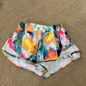 Lululemon 2.5 inch Rainbow hotty hots